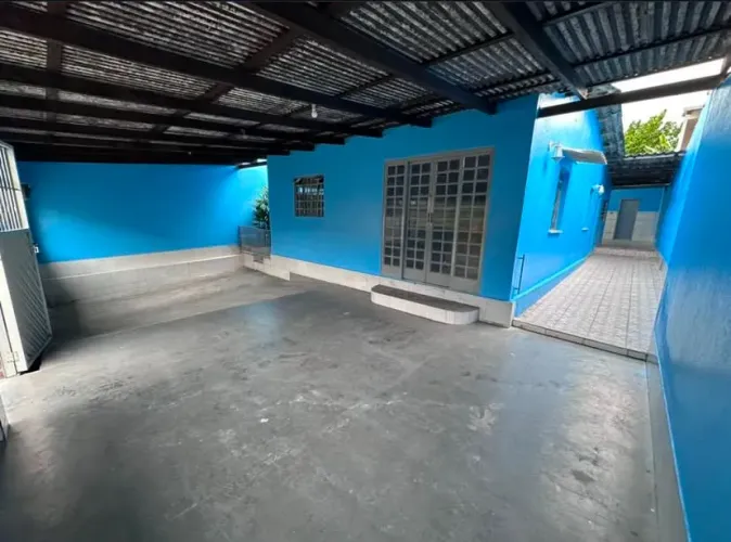 Vende-se em canudos