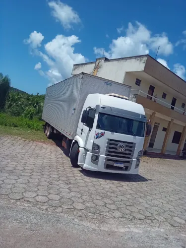 Caminhão 24250 teto alto
