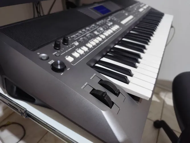 Teclado Yamaha S670 impecável 