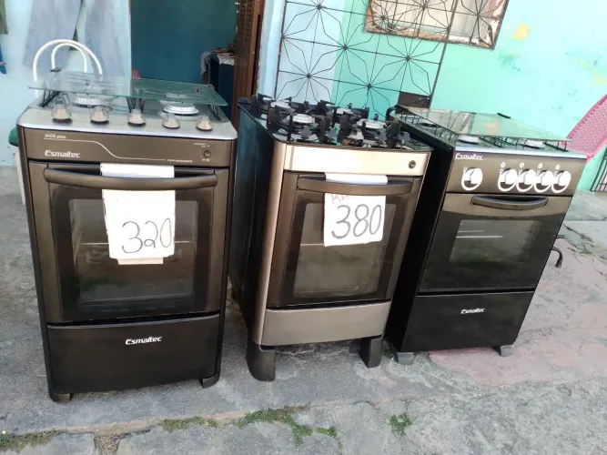 Fogões disponíveis a venda
