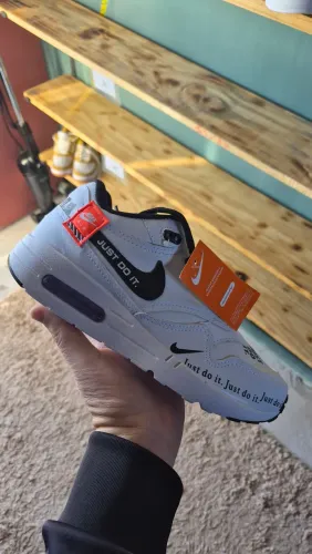NIKE JUST N39
