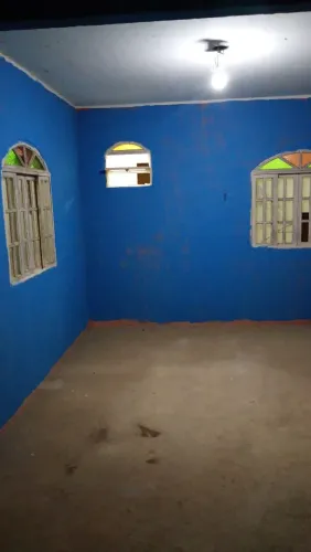 Casa com garagem e Terraço Umamar