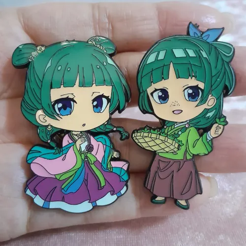 Kit 2 Broches / Pin Diários de uma Apotecária Maomao Festa no Jardim e Tradicional