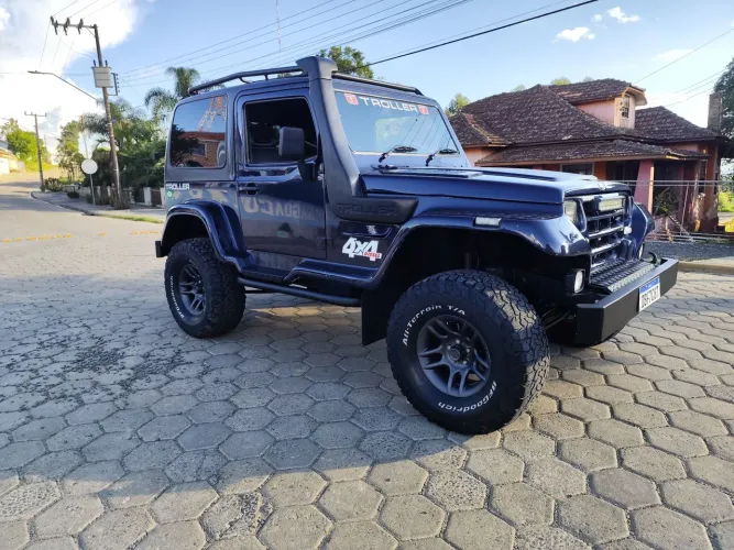 Troller T-4 4X4 2.8 TB Int. Cap. Rígida Diesel 2001