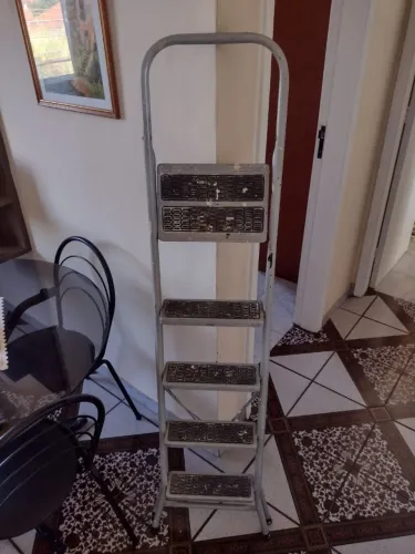 Escada de ferro 5 degraus