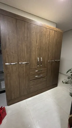 Doação de guarda roupa