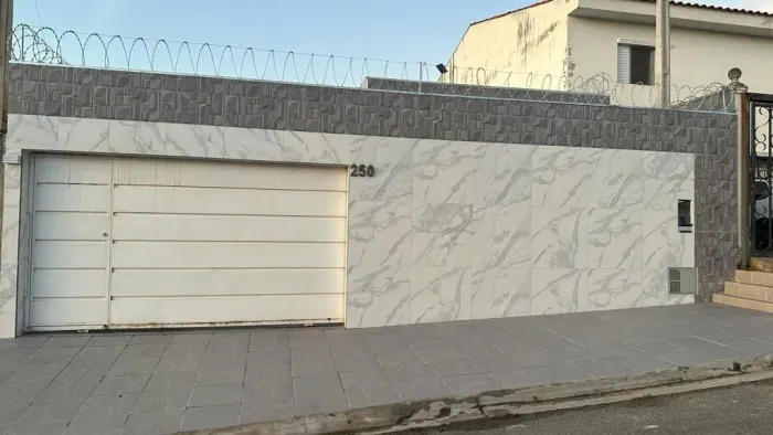 Charmosa Residência em Sorocaba/SP, Próxima aos Condomínios do Éden