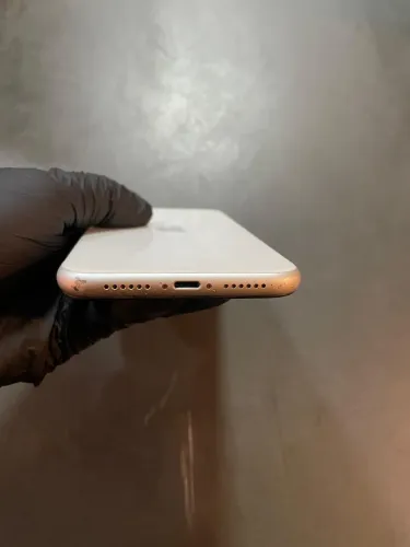 A venda iPhone 11 64GB Bateria 75% pega perfeitamente tudo certo com ele .