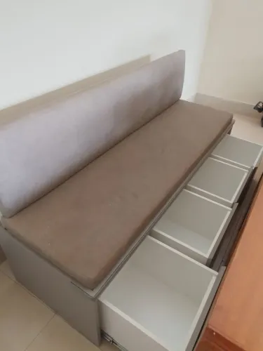 Sofá com gavetas
