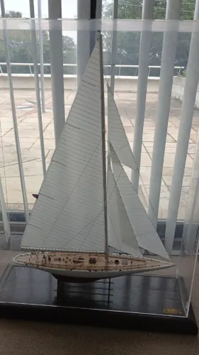 Réplica veleiro Enterprise 1930