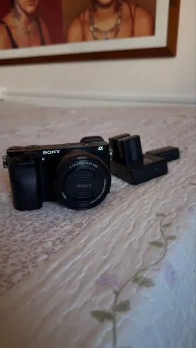 CÂMERA SONY A6000