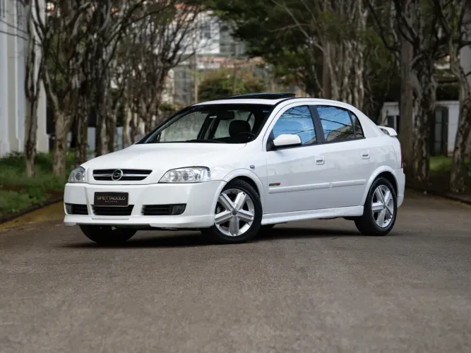 Chevrolet Astra GSI 2.0 16V 136cv Hatchback 5P 2004