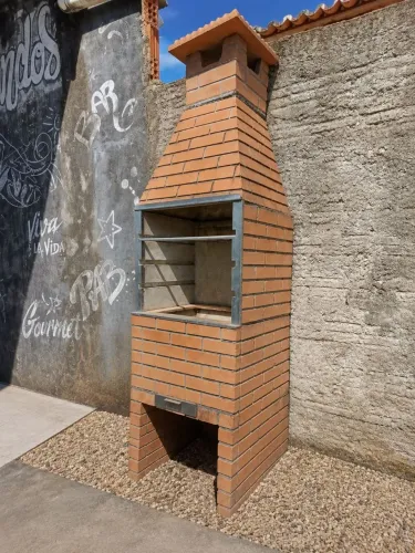 Vendo churrasqueira R$400,00