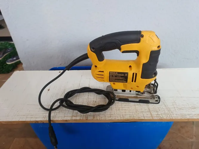 TICO-TICO DEWALT DW300 650W