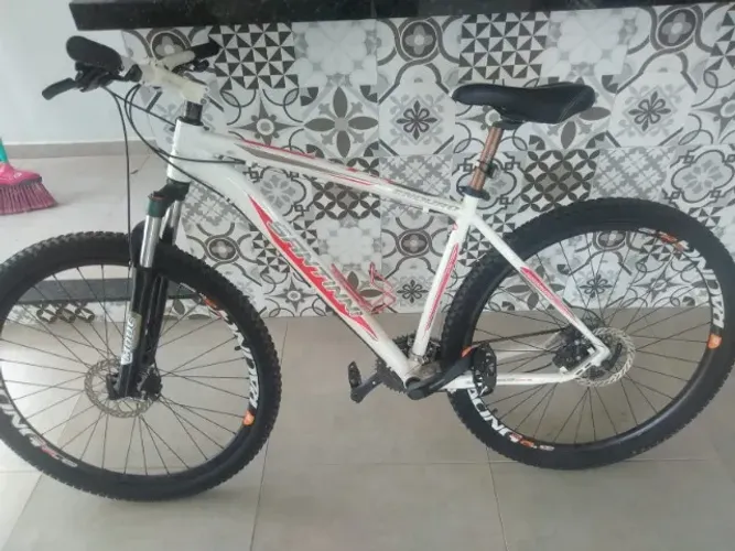 BICICLETA SANTINNI 29, EM ALUMINIO 24 MARCHAS