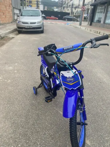 Vendo bicicleta infantil motocross