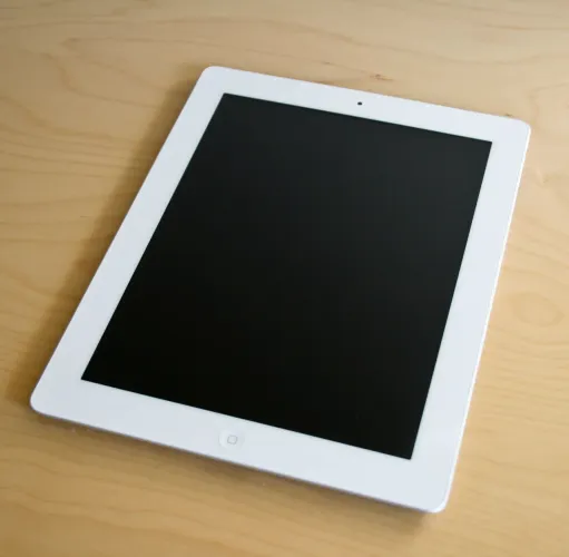 iPad 2 +capa +carregador e cabo 