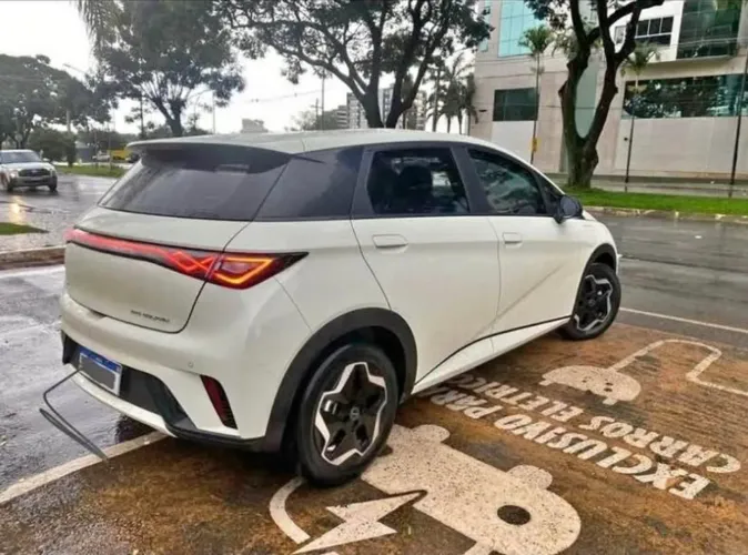 BYD Dolphin EV (Elétrico) 2024
