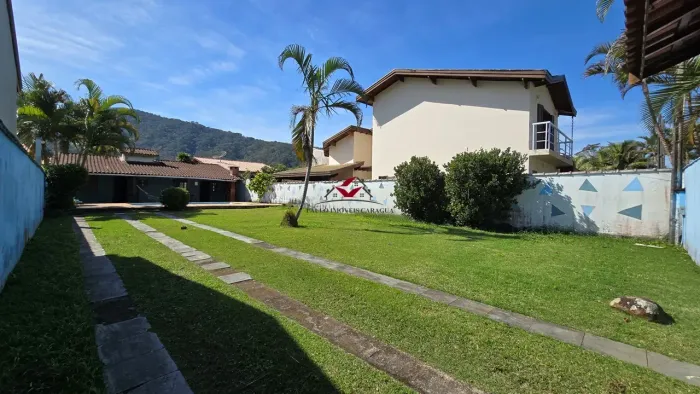 Casa Edícula com 1 dormitório e piscina à venda, 87 m² - Condomínio Mar Verde - Caraguatat