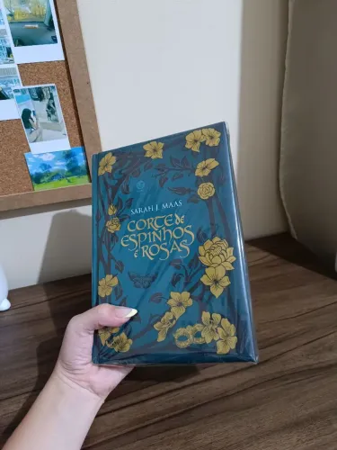 Livro Corte de Espinhos e Rosas - capa dura (Acotar)