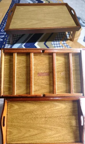 Mesa de servir café da manhã na cama