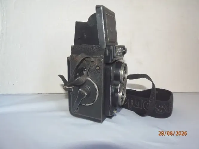 Câmera Vintage Yashica-Mat 124 TLR 6x6 Médio Formato - Relíquia para Fotógrafos e Coleção