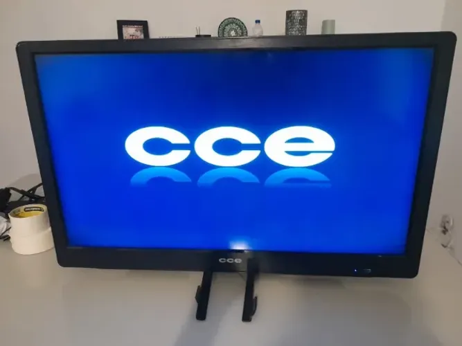 TV CCE LED 32" - modelo LT32G - funcionando perfeitamente