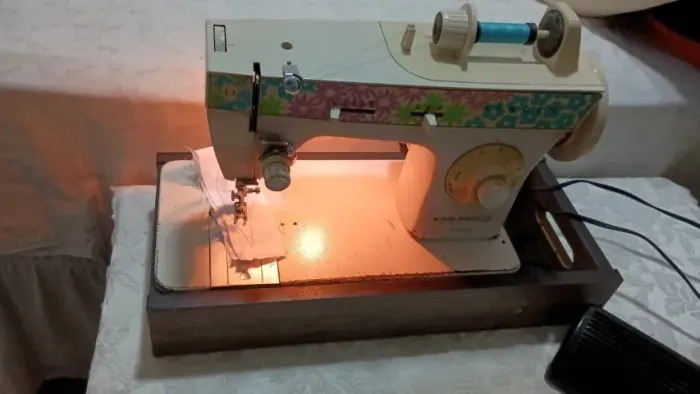 Máquina de Costura e Bordado
