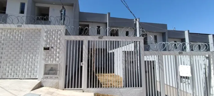 CASA GEMINADA DE 2 QUARTOS COM SUITE - PLANALTO