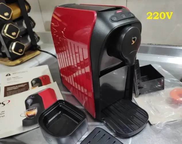Cafeteira Espresso Passione Vermelha - Tres 3 Corações Vermelha 220v