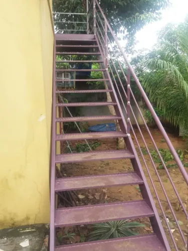 escada de ferro reta 