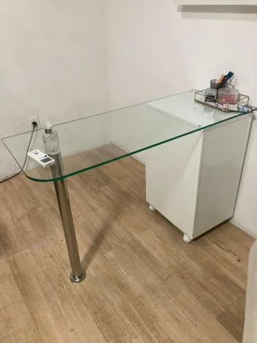 Mesa de vidro com pé de inox 1.15x0.45mt consultorios cozinha estudo
