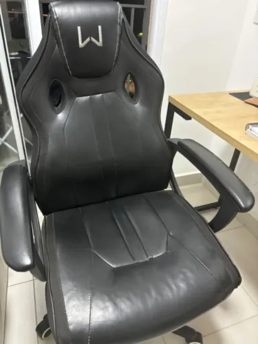 Cadeira Gamer - Preta ajustável 