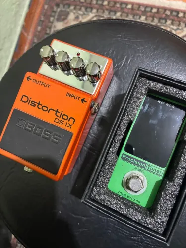 Pedal BOSS DS-1X + Brinde