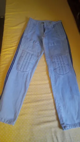 Calça jeans feminina para moto