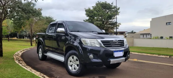 Toyota Hilux CD SRV D4-d 4X4 3.0 TDI Diesel AUT 2013