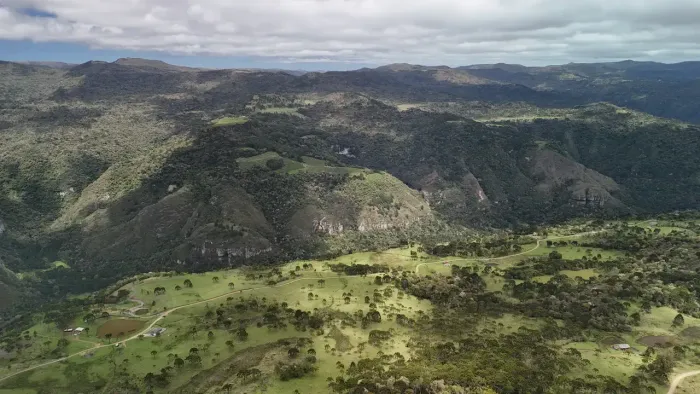 Terreno de 2 hectares com vista 360° á venda em Urubici