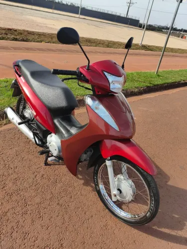 Vende-se: Honda Biz 125. Não aceito troca. <br><br>