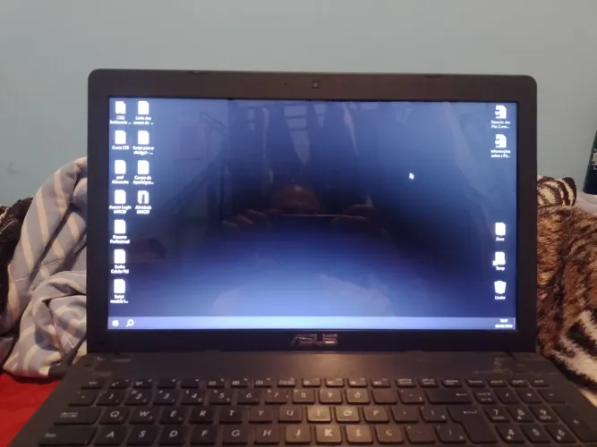 Notebook ASUS com processador AMD