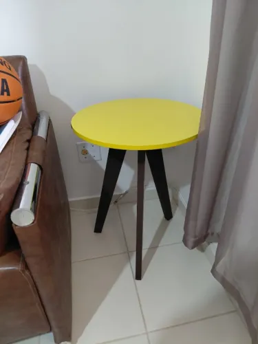 Mesa de centro amarela