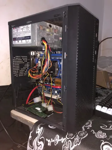 PC GAMER COMPLETO AMD + Monitor AOC + 8GB RAM + HD 500GB