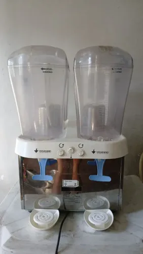 Refresqueira em ótimo estado