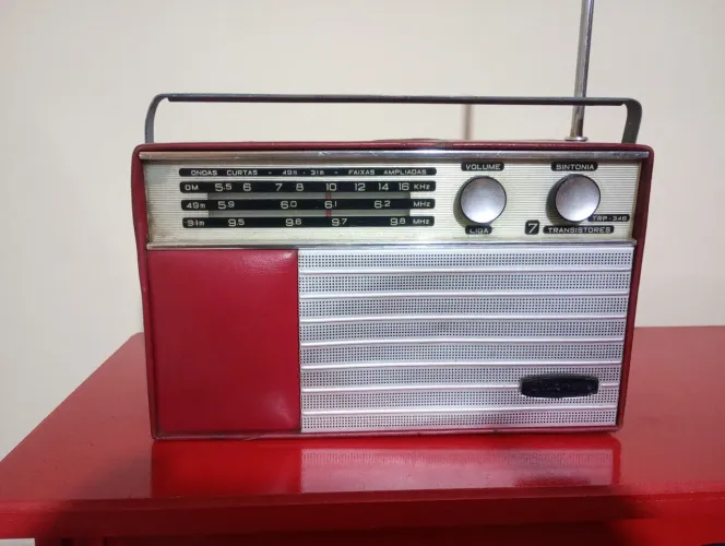 Vendo rádio portátil antigo, Zilomag.