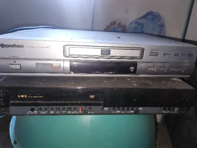 DVD Player Gradiente D-12 + Vídeo Cassete HQ Plus Comb Filter