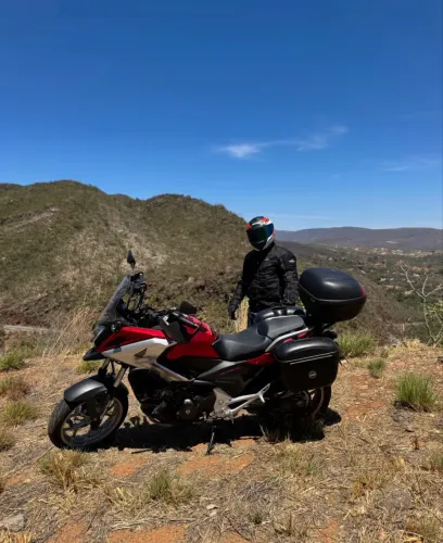MOTO NC 750x impecável pouco rodada !