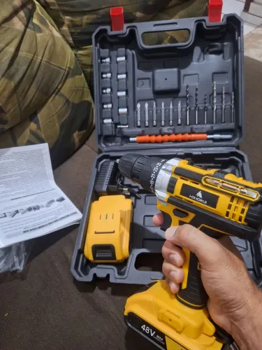 Parafusadeira e Furadeira 48V com 2 baterias