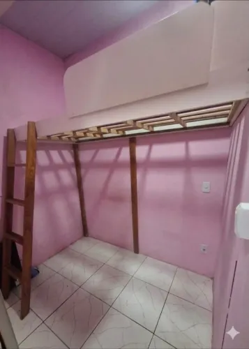 Vendo cama elevada por 400 