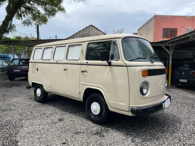 Volkswagen Kombi Standard/ Luxo/ Serie Prata 1996