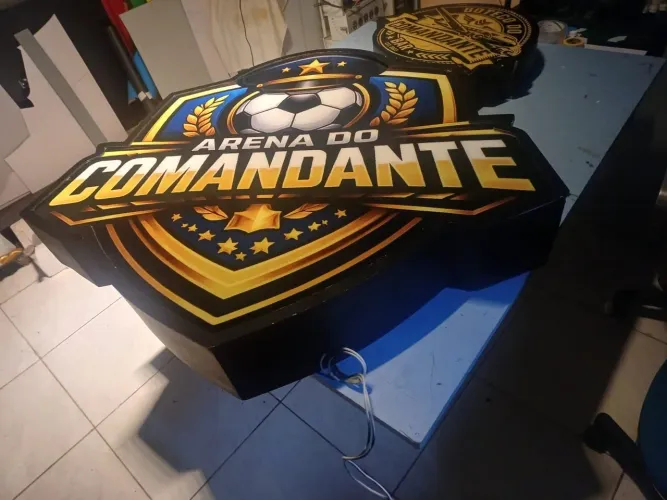 Fachadas placas e letreiros 