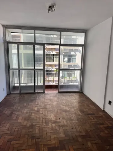 Apartamento para venda possui 77 metros quadrados com 2 quartos